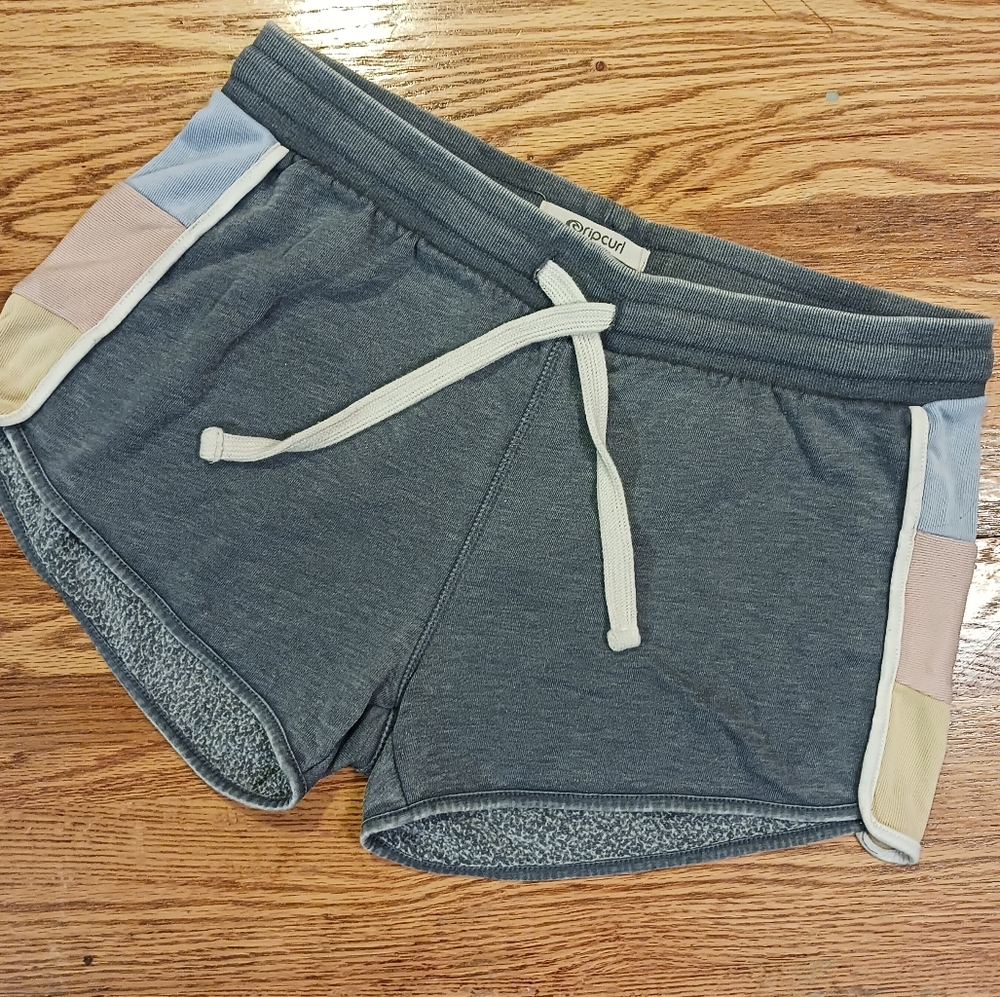 RIP CURL Large Shorts